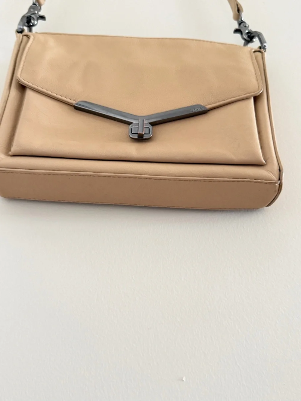 Botkier New York Leather Crossbody Bag Beige‎ Nude Neutral Should Bag Purse